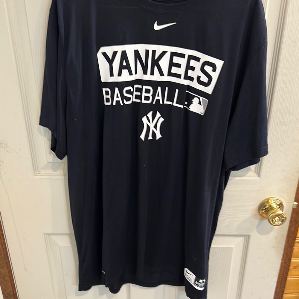 Nike Yankees Baseball Black Tee